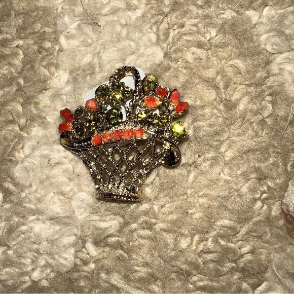 Flower basket broche - Picture 1 of 4